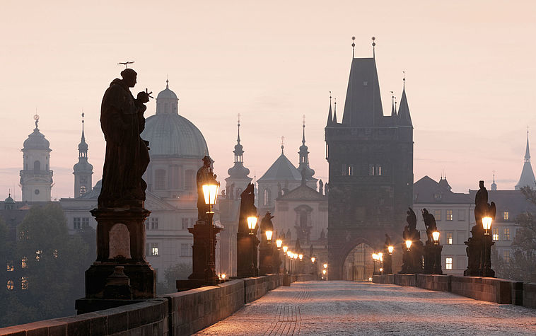 Cekija, Praha, Karolio tiltas